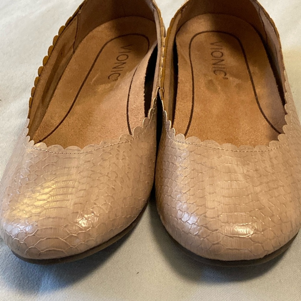 Vionic Julieta Nude Ballet Flats, size 6.5, wide, excellent condition - Picture 4 of 5